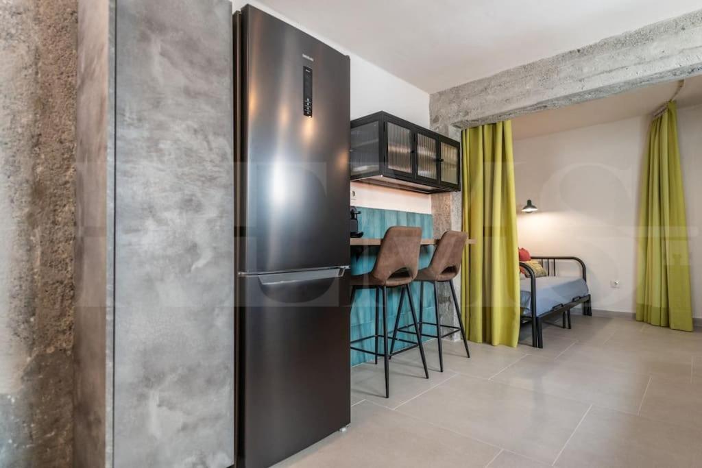 Pop Art Gem With Paintings By Local Artist By Rems Leilighet Málaga